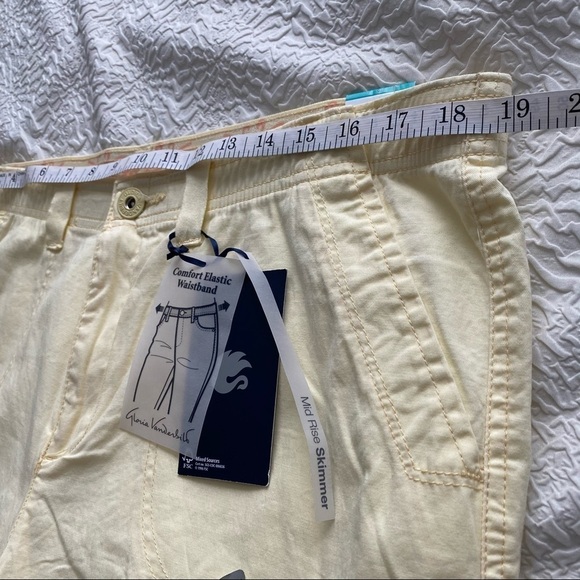 Gloria Vanderbilt yellow shorts stretch mid rise - Picture 7 of 13